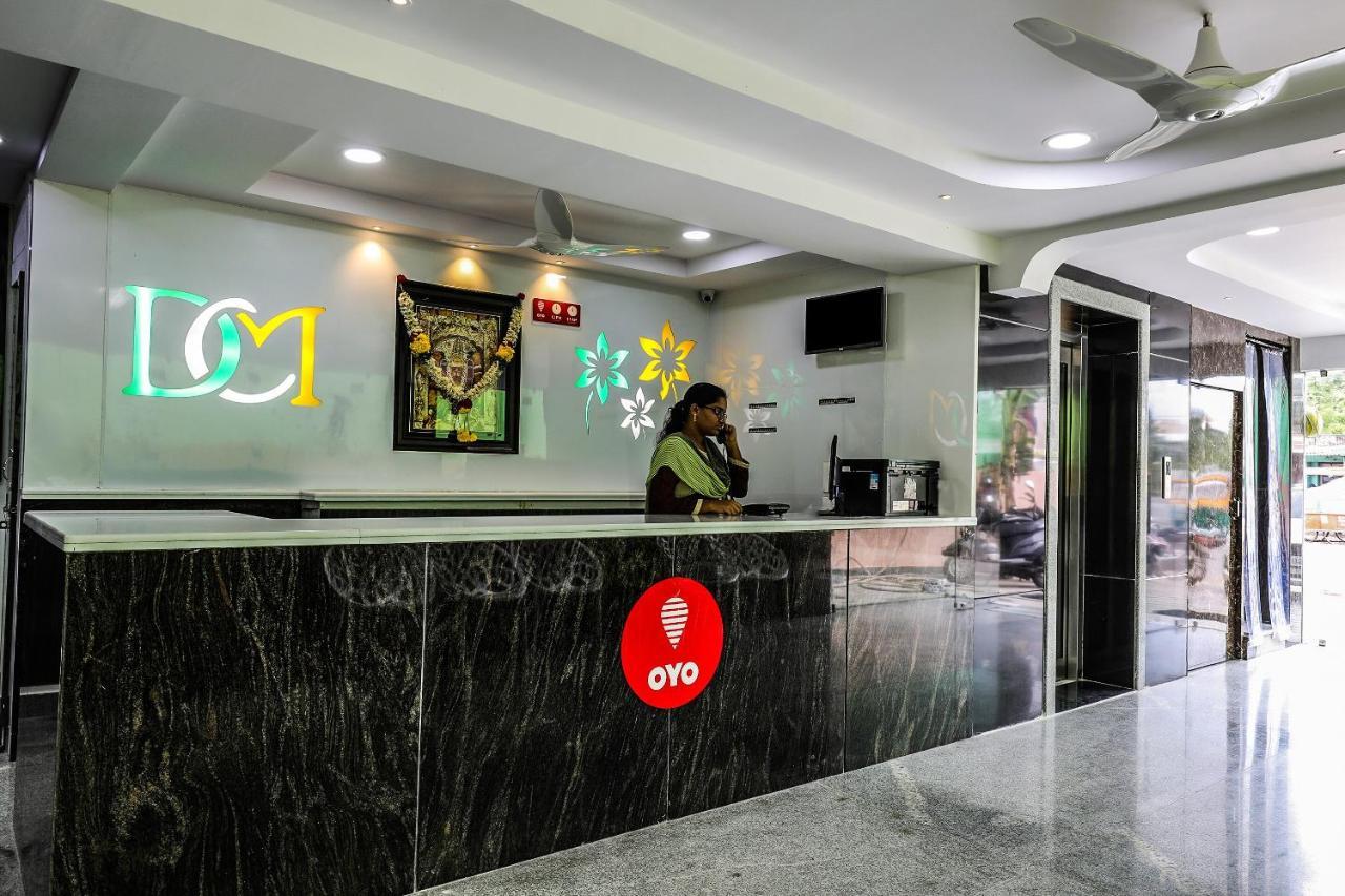 Oyo 16155 Hotel Dcm Grand Vijayawāda Dış mekan fotoğraf